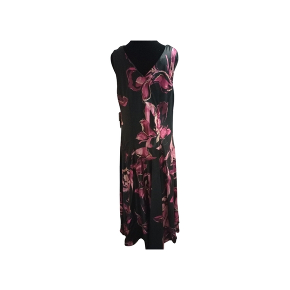 Robbie B. Elegant Black and Pink Floral Dress, Scoop Neck And V-Back, NWT - Picture 8 of 9